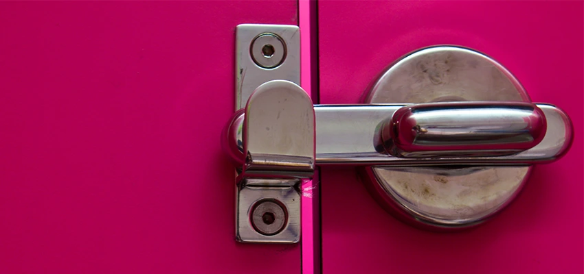 Childproof Gate Lock in Northbrook, Illinois