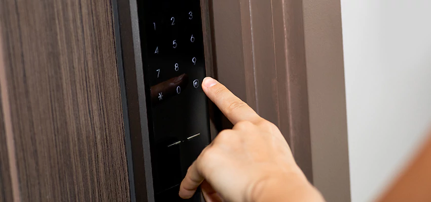 Smart Electric Locks Replacement Services in Northbrook, IL