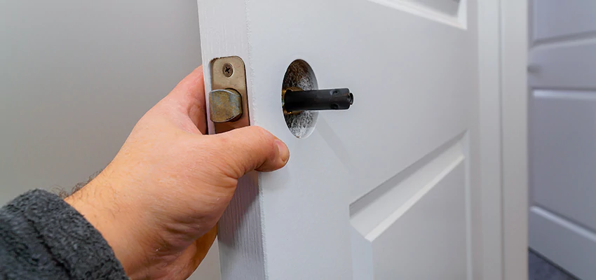 Nighttime Locksmith For Lock Repair in Northbrook, IL